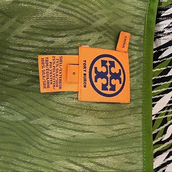 ❄️Tory Burch Metallic Sleeveless top size 6 - Picture 3 of 3